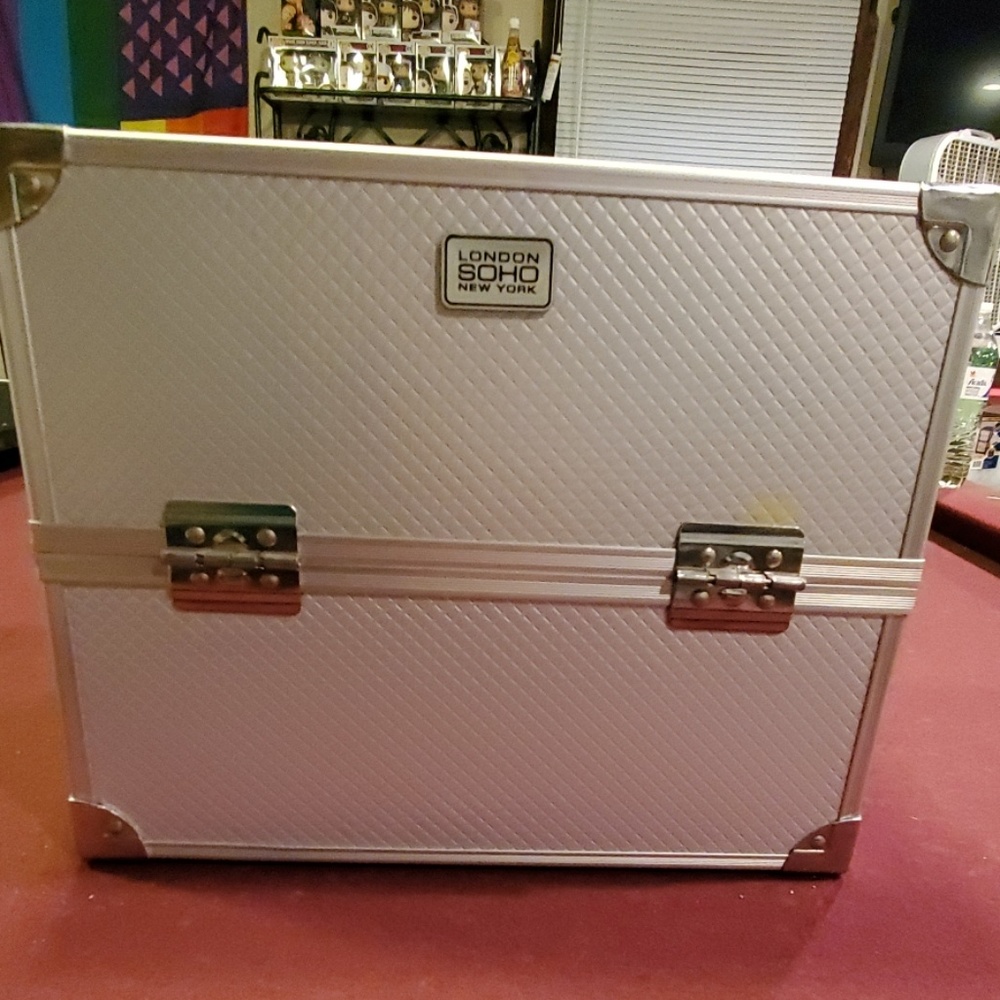 Makeup case